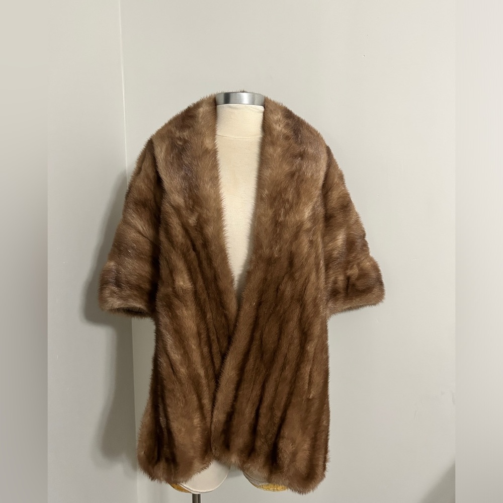 Vintage Autumn Haye real mink fur stole. Size O/S.